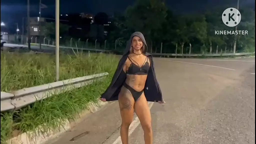 esposa dando pra um fa na via publica via light