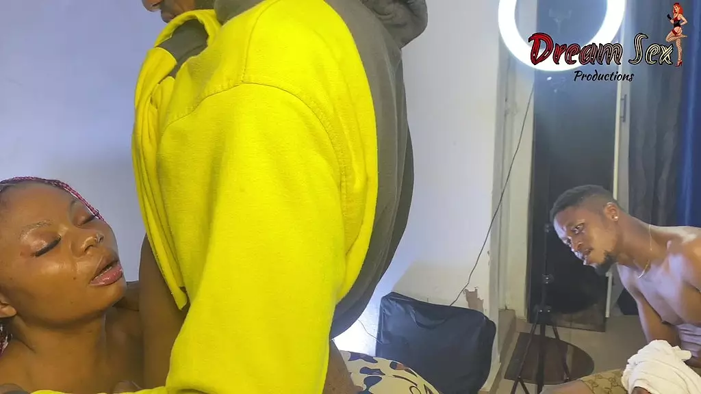 пришлось смотреть, как я трахаю его жену, потому что у него не было денег