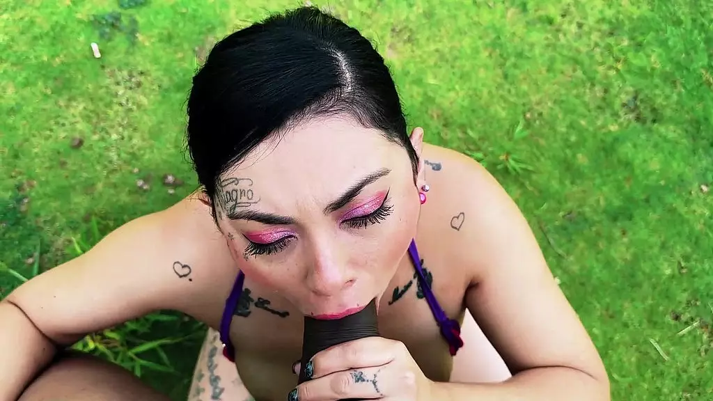 мой муж и я возбуждаемся на улице, и я делаю ему хороший минет - lizi love