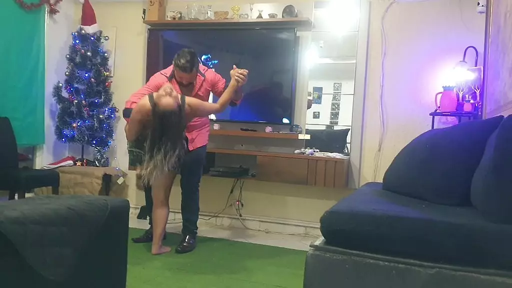 contratei Professor de Danca forro paguei no xerecard. Лео Фернандесxxx