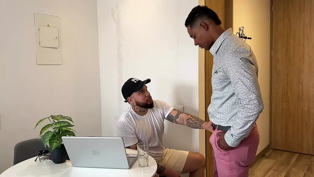 негр с огромной вербой, я abre el culo y me lo dejo mas abierto