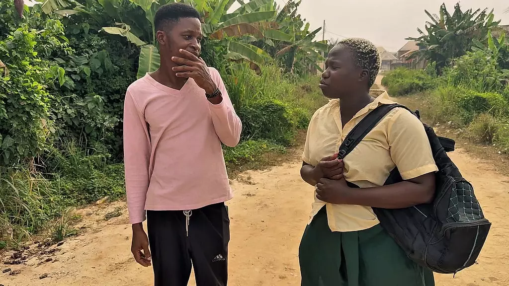 мой учитель не смог устоять перед моим сексуальным телом