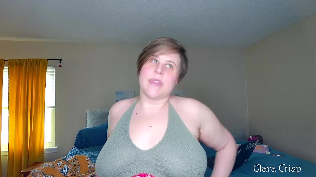 стрижки до и после в апреле 2025 года - короткая стрижка и окраска - клара криспи демонстрирует свежую стрижку