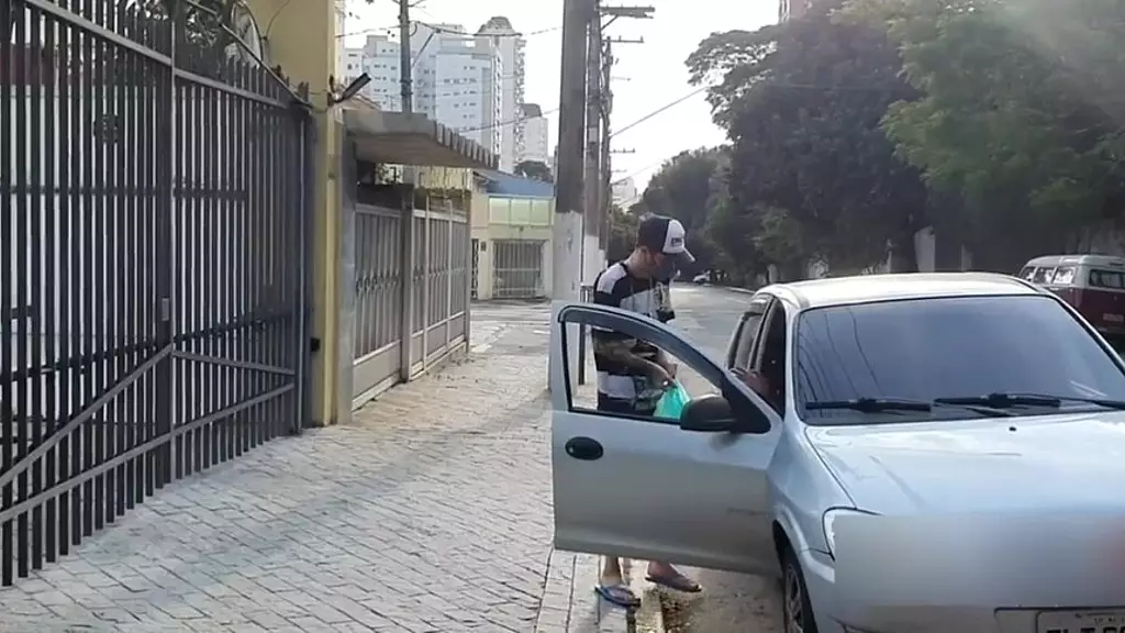 erick diaz ajudando o novinho que torceu o
