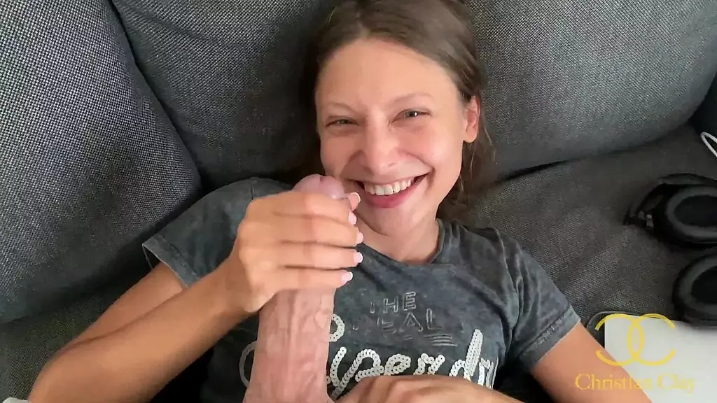 Талия Минт - юная шлюха, которая не может дождаться, чтобы отсосать член Кристиана Клея