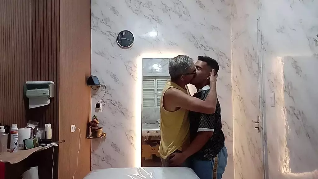 o медицинская помощь или пациенты, которые могут помочь в клинике, как за пределами ваших доходов