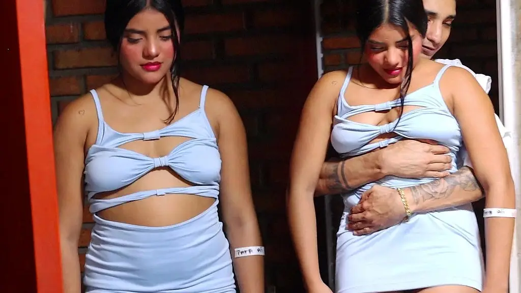 they send me a realistic doll as a gift, lover to sex, i try my new realistic young woman