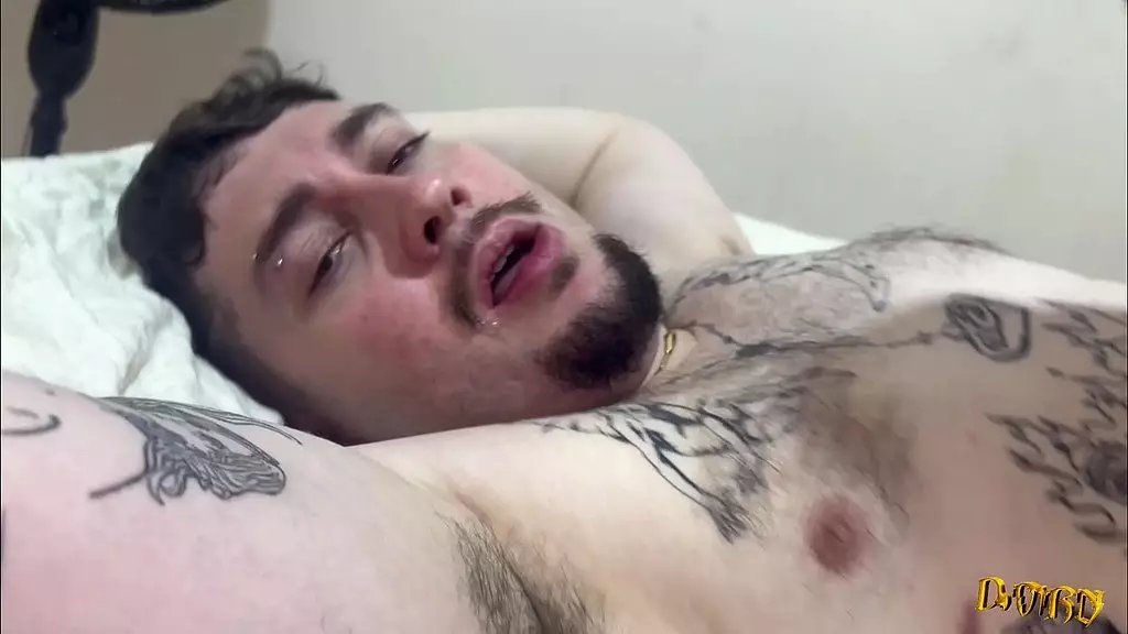 татуировка на розовой талии или татуировка на розовой талии