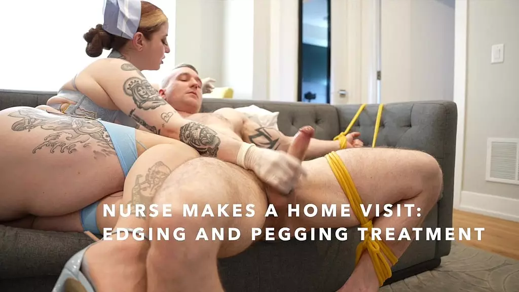 медсестра наносит визит домой: пеггинг и поедание спермы