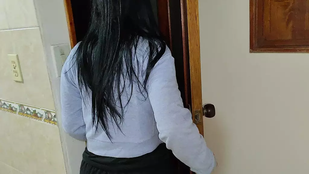 я просто надеюсь, что никто не узнает, что я сделала со своим кузеном жены