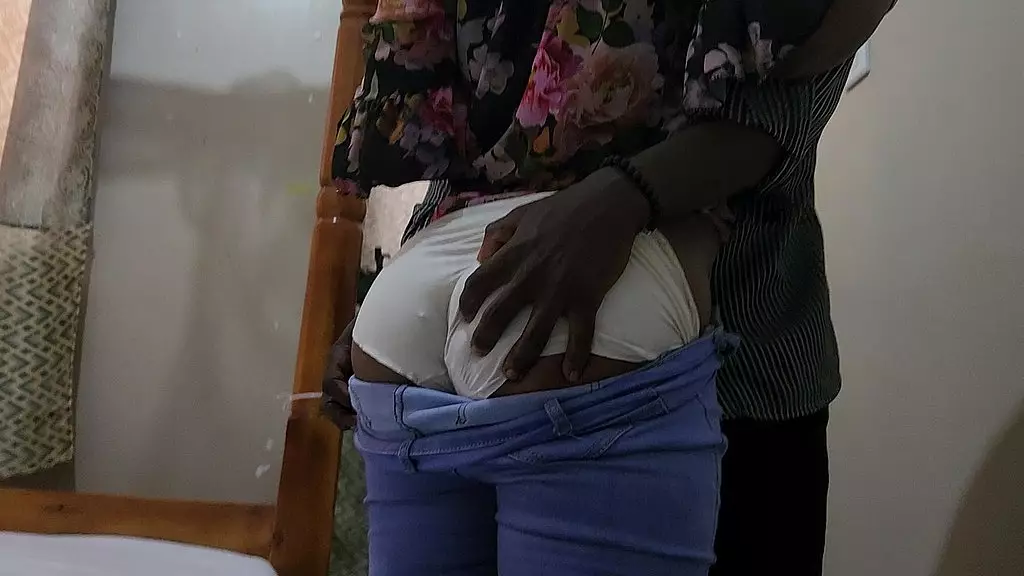 романтический секс с темнокожим другом