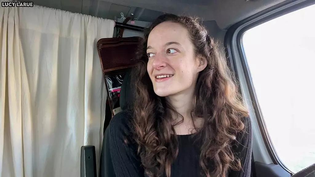 кончу на свой большой гигантский лоб pov joi