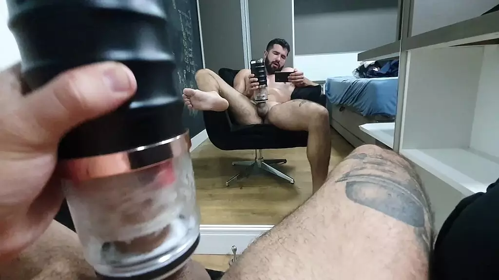 играю со своей игрушкой