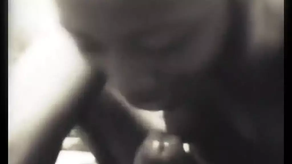 домашнее: плохая девочка не смогла остаться в школе