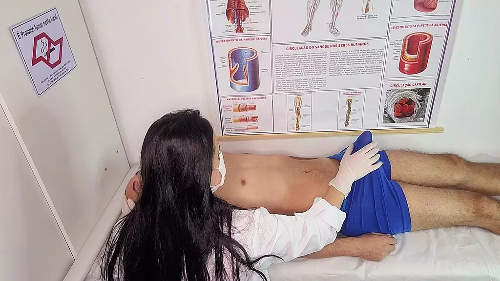 enfermeira faz paciente ter erecao muito dura
