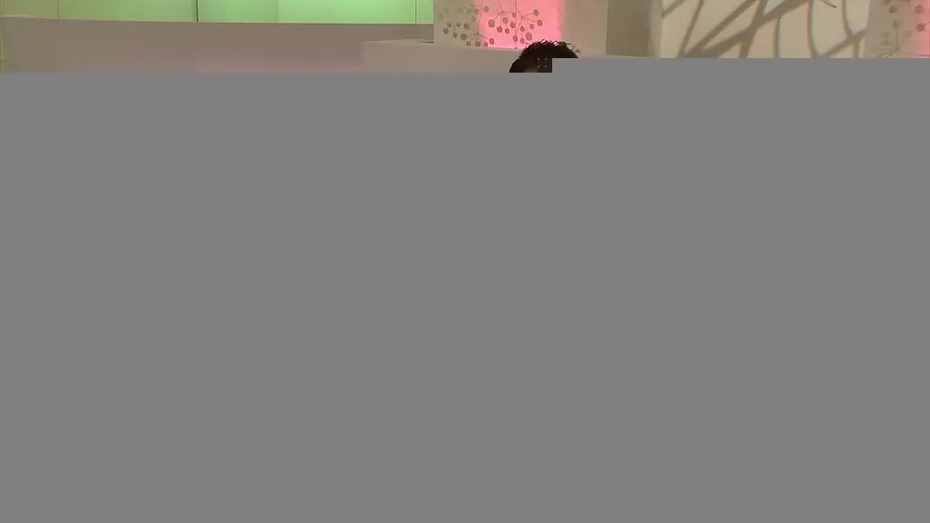 брюнетка с большими сиськами Хантер Брайс трахается до тех пор, пока не кончит