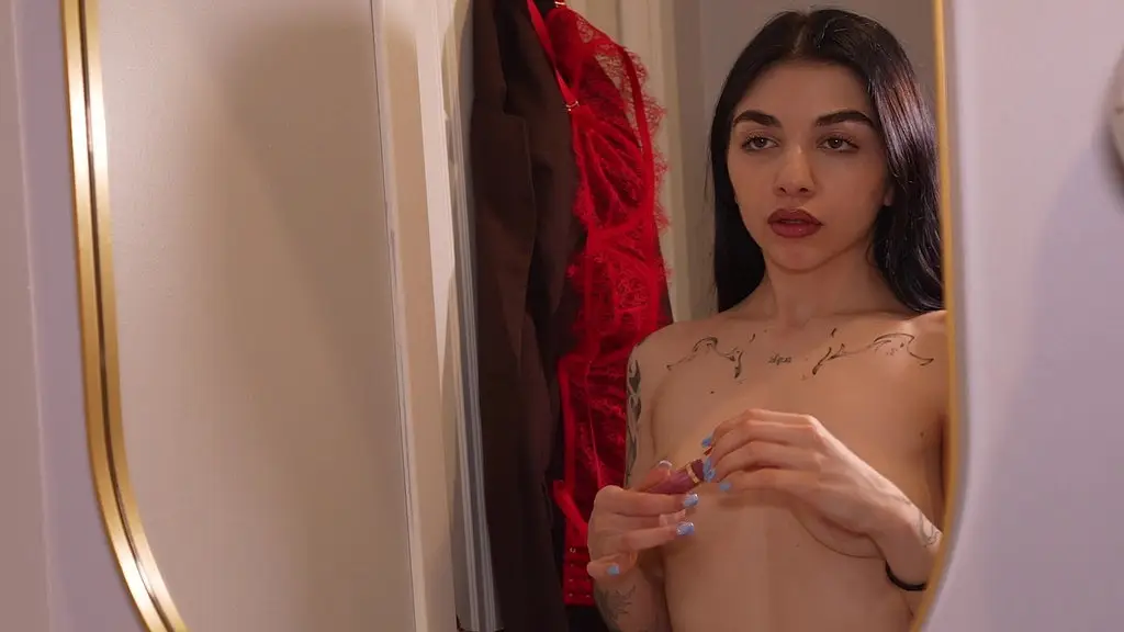 сексуальная азиатка и ее первое порно видео. впервые!