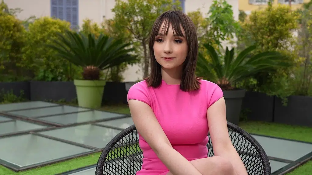 abby, 24 ans, decide de se montrer sans filtres