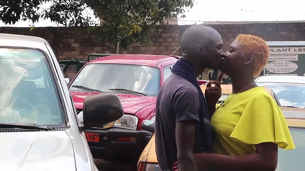 необыкновенная встреча натуралов в поле под лесом, которая заканчивается беспрецедентным трахом, который никогда не видели публично. большие члены и красивые черные мужчины работают исключительно на xvideos с