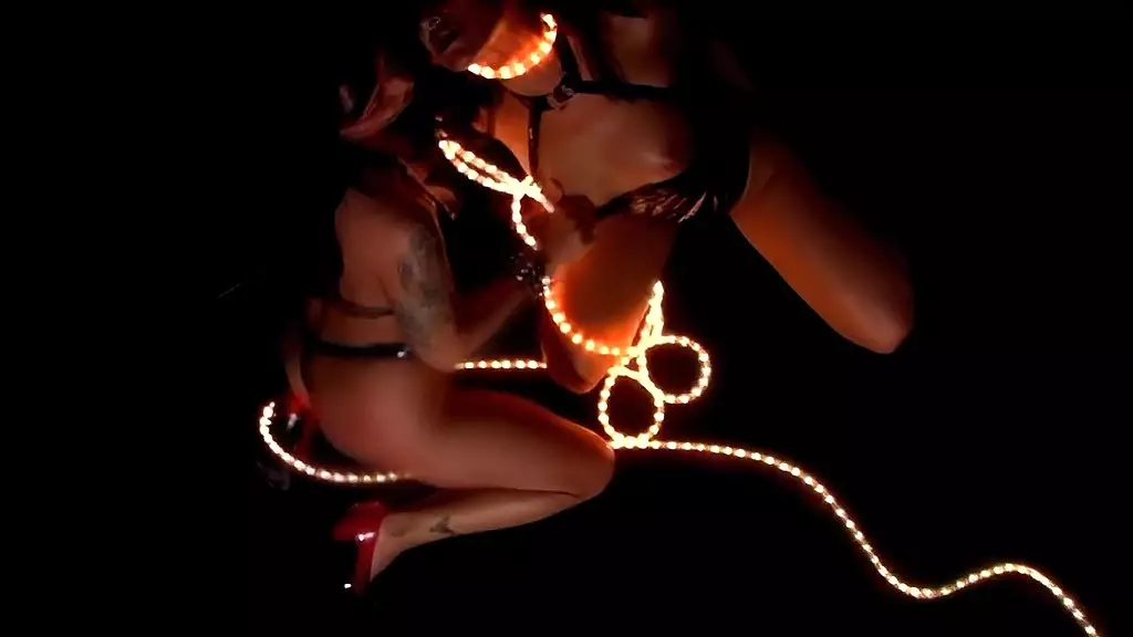 готические девушки разрушат твою жизнь