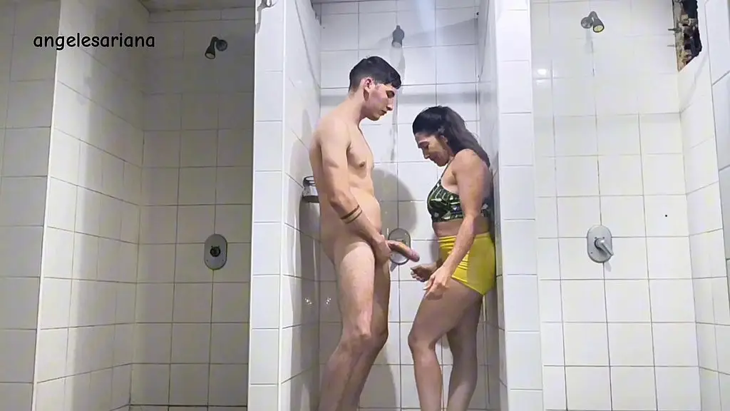 que terrible verga tiene lukasmaster! mi culito se lo comio en los vestuarios