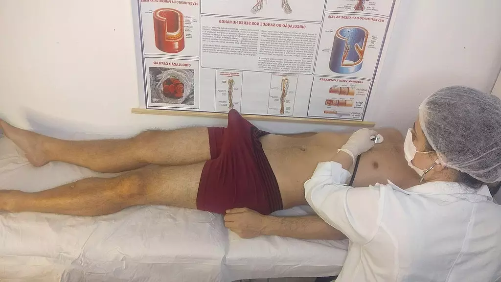 возникнуть в энфермарии