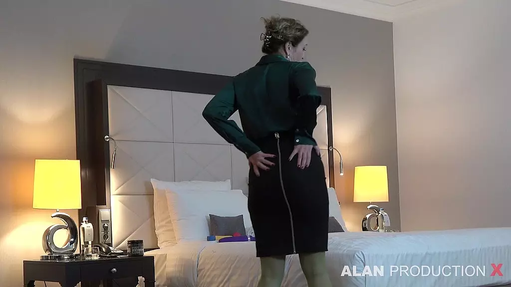 джулия норт соло: зеленый наряд