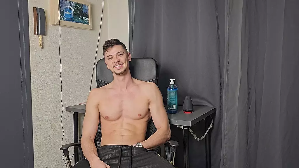 новое видео!!! горячая дрочка и я кончаю себе в руку