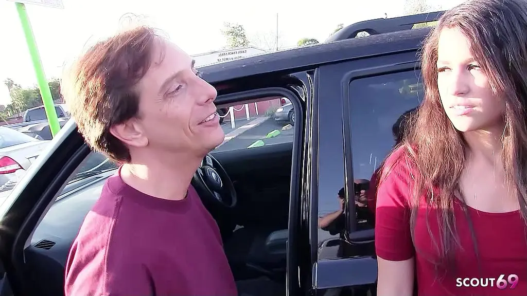 beauty latina bitch with huge bouncing ass and naturel saggy tits pick up for first time casting fuck