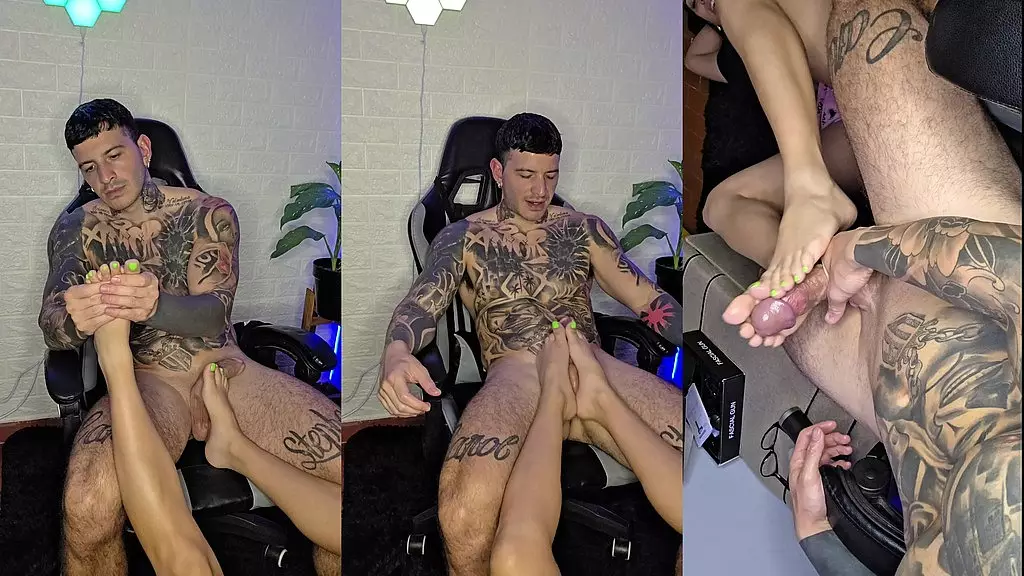 завершающий массаж ног в постели и сексе