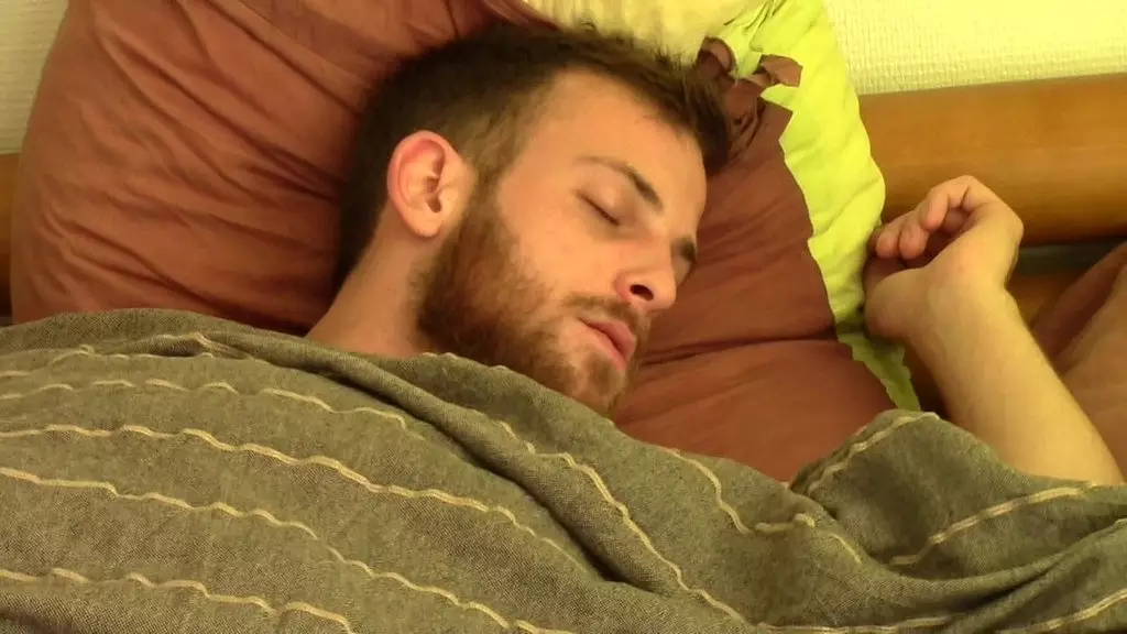 2013 плоский мальчик грубо трахается в бандаже с твинком с большим членом