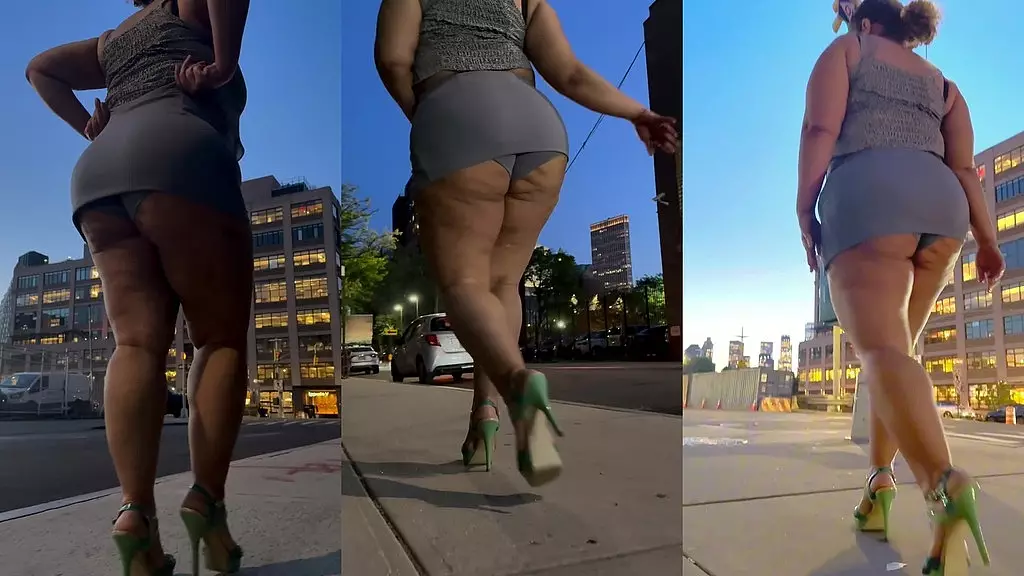 boricua королева соблазнения ногами - мини-юбка - высокие каблуки стилеты - ходьба в замедленной съемке - скрещенные ноги толстые бедра пуэрториканки