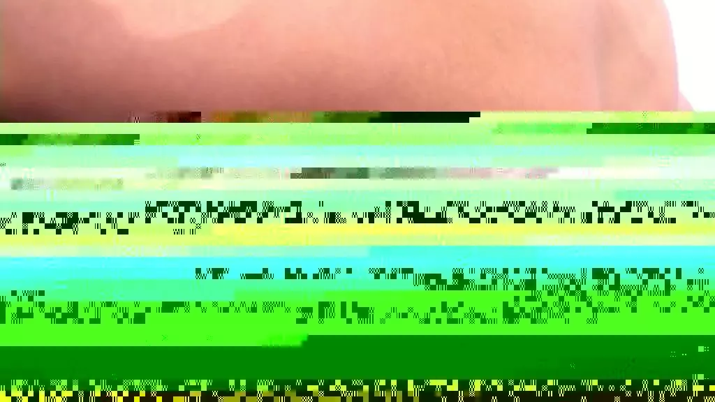 2 изменщицы трахают BBC на домашней вечеринке