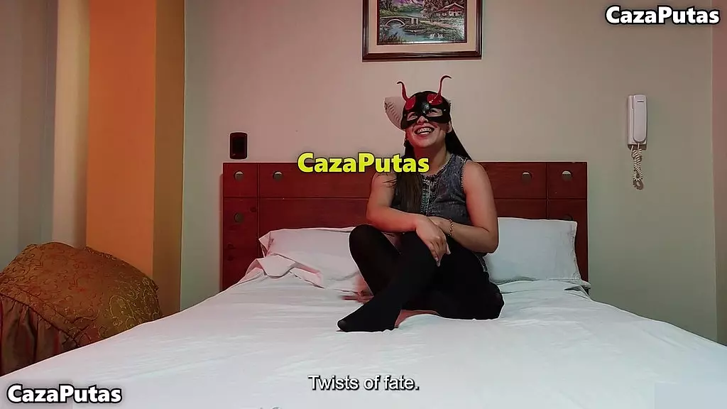 закидывает фальшивую мексиканку - она кончает без сожаления и заканчивается полным семенем