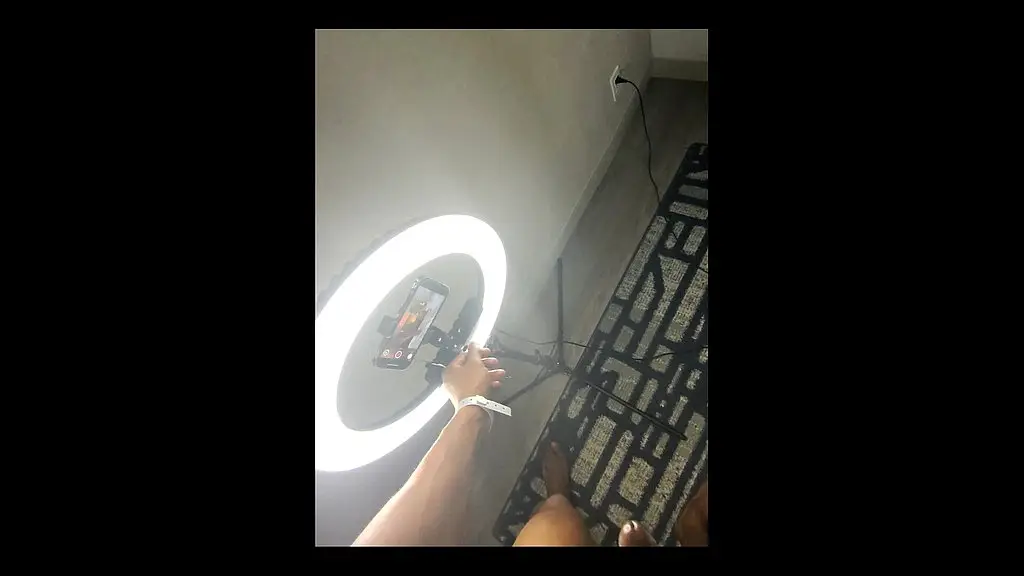 рыжеволосая красотка скачет на моем BBC