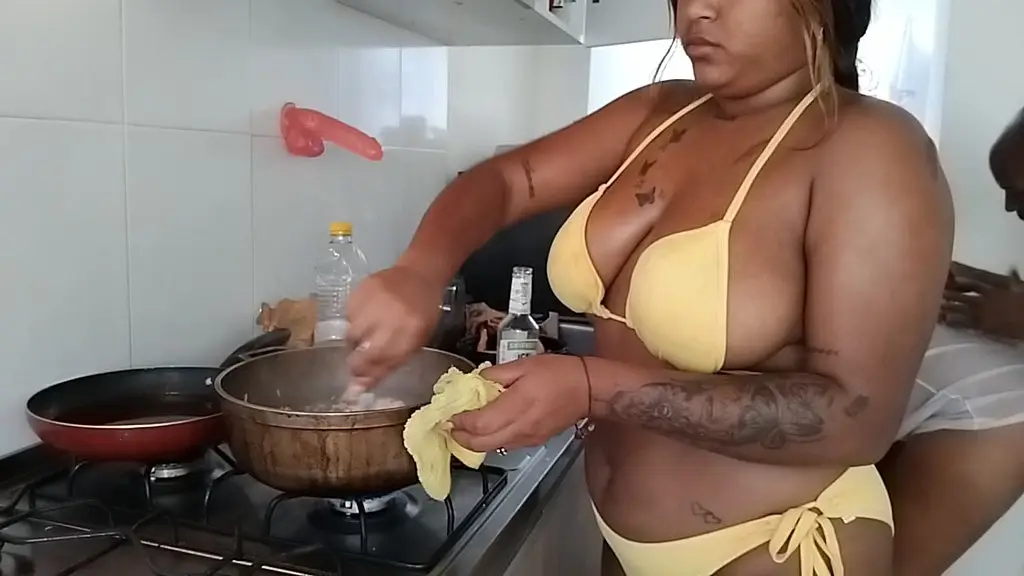bts - 2 grande booty lgb cooking colombian food
