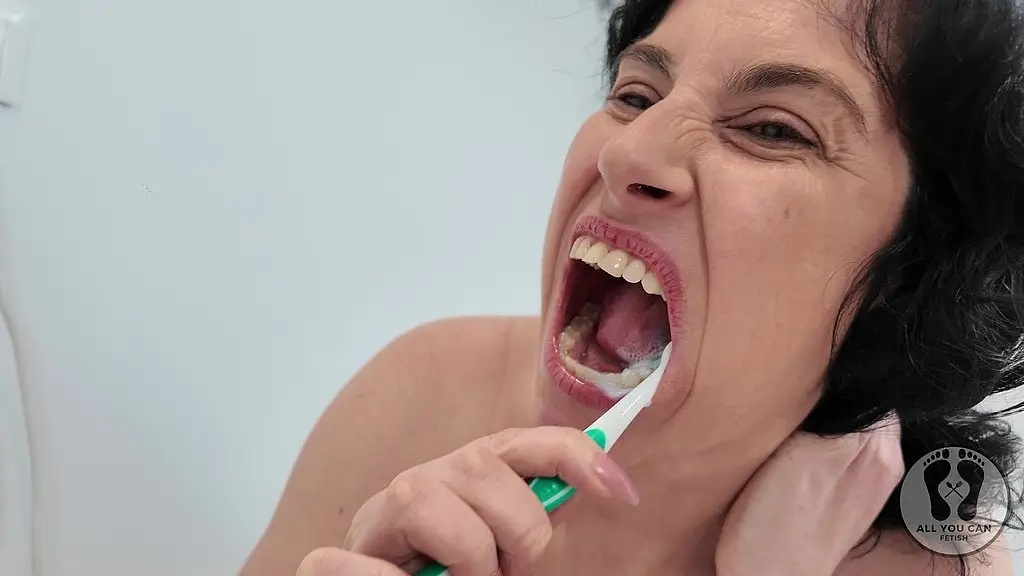 4k dental hygienist routine mouth fetish closeups in topless
