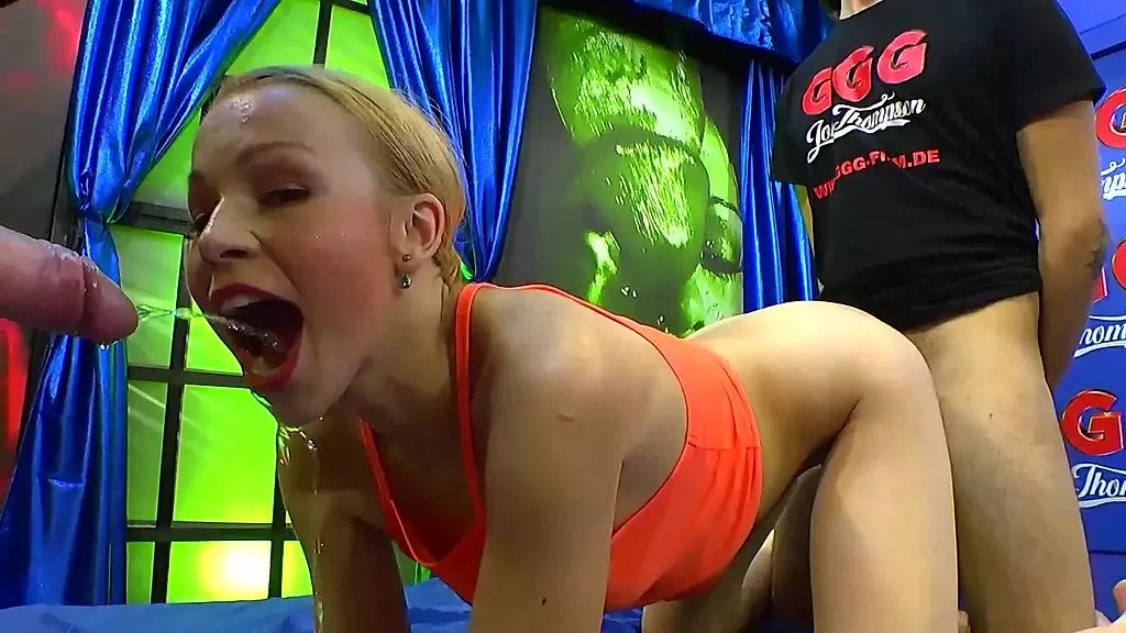 ggg john thompson - горячая русская писающая шлюха