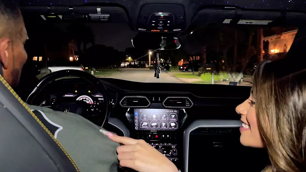 Миниатюрную тугую киску Xxlayna трахнул BBC Jason Luv !