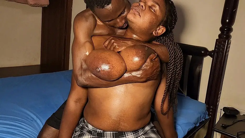 смазанные маслом сиськи [сладкий массаж]