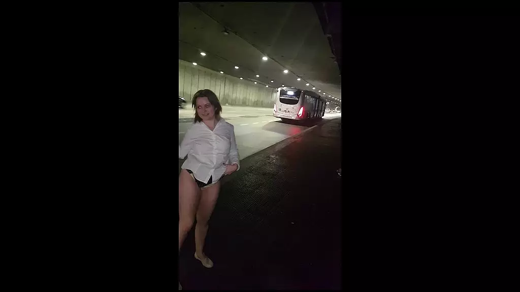 melissa alecxander aprontando na rua