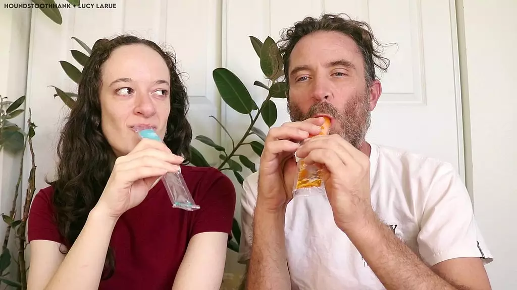 откровенный перекус мороженым bts с Хэнком