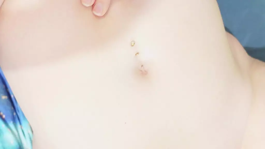 я втягиваю свой пухлый живот в разных позах