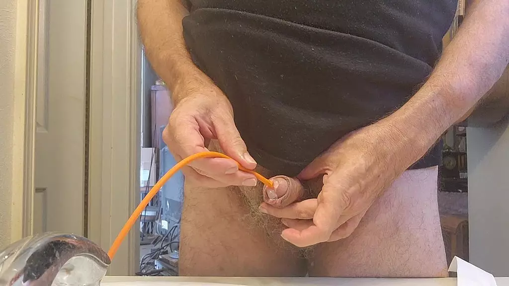 stuffguy - №9 делает себе большую ручную работу с катетером