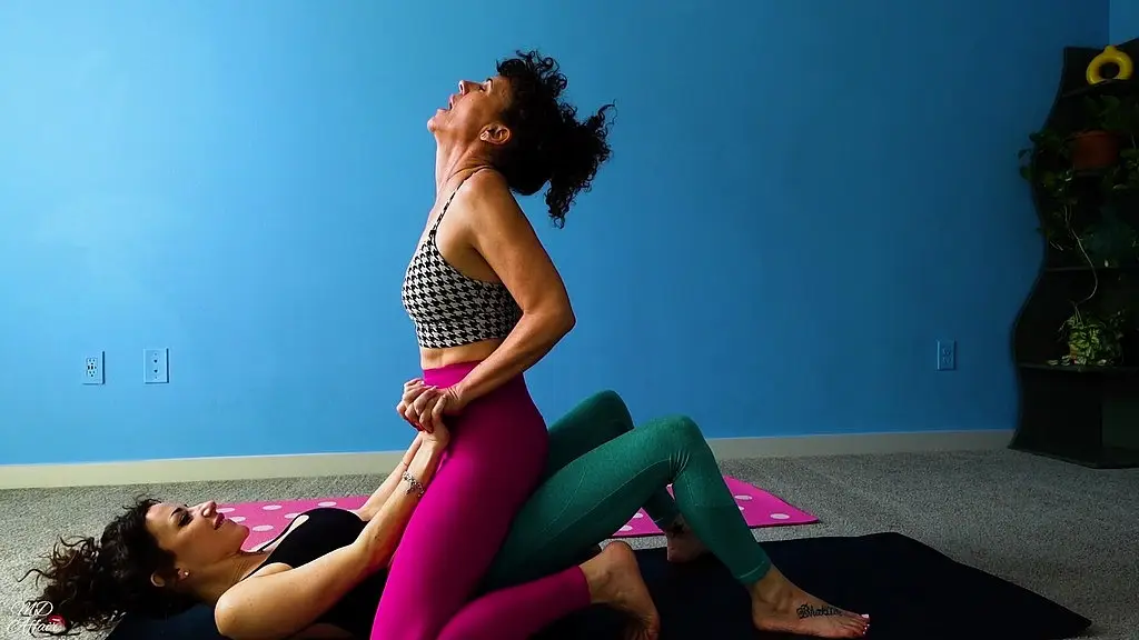 мачеха падчерица тренировка секс-упражнения