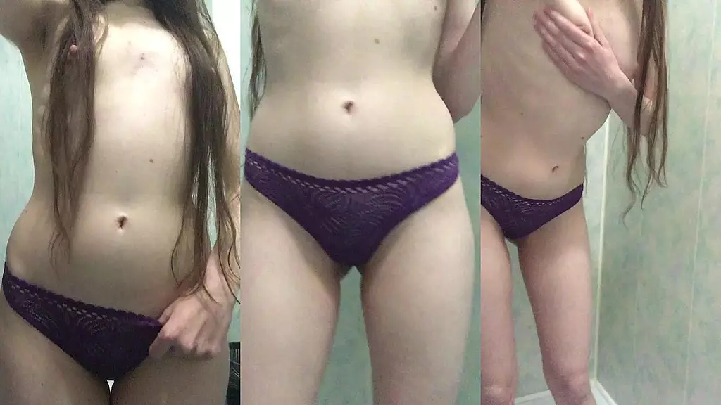 русская госпожа заставляет вылизывать её грязные трусы и ссыт тебе в рот через них