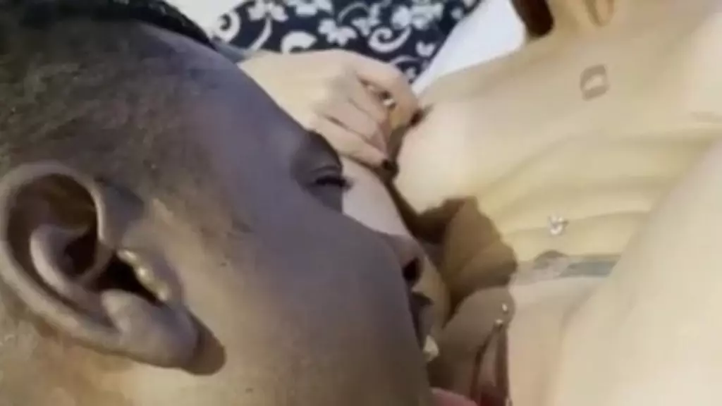 fiz uma garganta profunda no vizinho antes dele socar na minha bucetinha. Мелисса Лисбоа