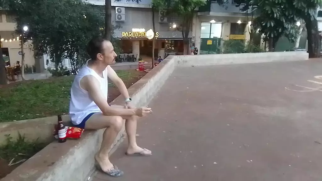 fui conhecer a vizinhanca e levei rola xxl