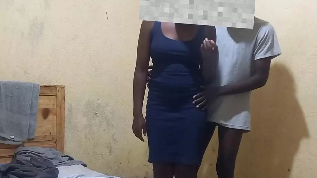 она нашла мою скрытую камеру, но в итоге ей понравилось настроение