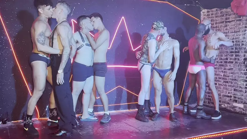 праздничная королева тава пегандо фого де мачос гостосос - часть I